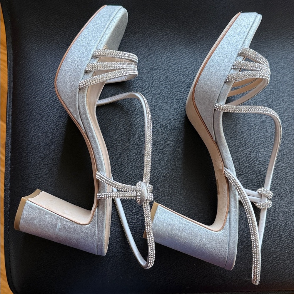 PELLE MODA Brand New DARINE SANDAL SILVER Size 10 - Picture 7 of 9